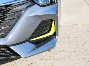 2020300TGI ԄˬĻ{Supreme ^