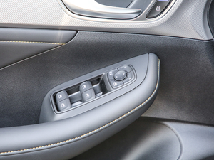 2020300TGI ԄˬĻ{Supreme п؅^