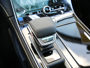 2020300TGI ԄˬĻ{Supreme QU