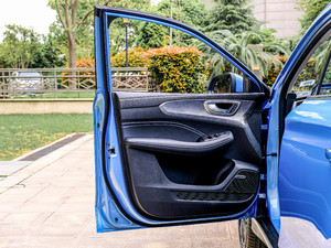 2020PLUS 300TGI ԄAlis {λ܇T