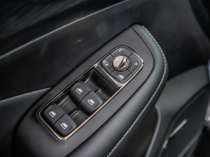 2021PLUS 330TGI Ԅ(dng)(gu) {܇ƅ^(q)	