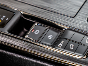 2021PLUS 330TGI Ԅ(dng)(gu) v܇Ƅ(dng)