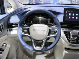 2021400TGI Supremeϵ  п؅^