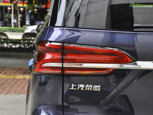 2021400TGI Supremeϵs ^