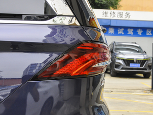 2021400TGI Supremeϵs ^