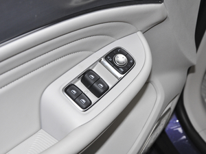 2021400TGI Supremeϵs {܇ƅ^	