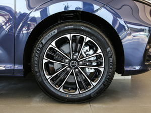 2021400TGI Supremeϵs ^