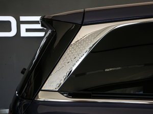 2021400TGI Supremeϵs ^