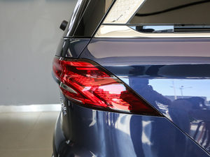 2021400TGI Supremeϵs ^