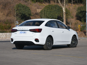 2021款1.5L CVT安心版 右后45度