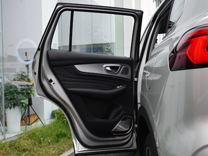 2021Supremeϵ 400TGI Ԅ(dng)œs ܇(ch)T(mn)