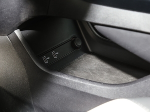 2021Supremeϵ 400TGI Ԅ п؅^