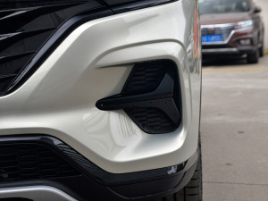 2021Supremeϵ 400TGI ԄӺAœ ^