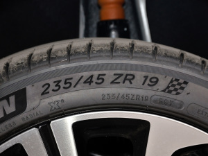 2021Supremeϵ 400TGI ԄӺAœ ݆̥ߴ