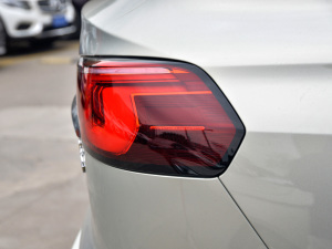 2021Supremeϵ 400TGI ԄӺAœ ^