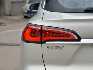 2021Supremeϵ 400TGI ԄӺAœ ^