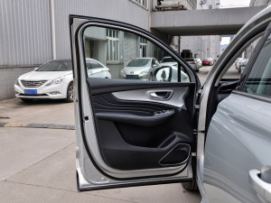 2021Supremeϵ 400TGI ԄӺAœ {λ܇T