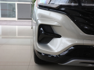 2021Supremeϵ 300TGI ԄӺAœ ^