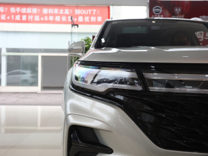 2021Supremeϵ 300TGI ԄӺAœ ^