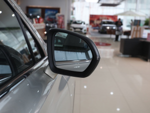 2021Supremeϵ 300TGI ԄӺAœ ^