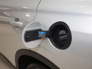 2021Supremeϵ 300TGI ԄӺAœ ^