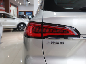 2021Supremeϵ 300TGI ԄӺAœ ^