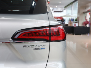 2021Supremeϵ 300TGI ԄӺAœ ^