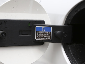 2021Supremeϵ 300TGI Ԅœ ^