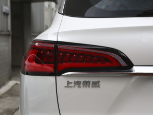 2021Supremeϵ 300TGI Ԅœ ^