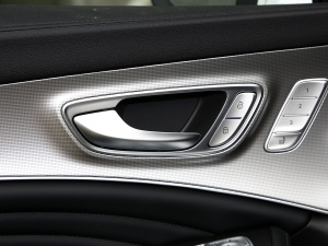 2021Supremeϵ 300TGI Ԅœ g