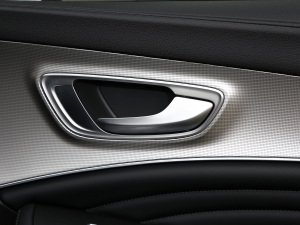 2021Supremeϵ 300TGI Ԅœ g