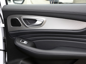 2021Supremeϵ 300TGI Ԅœ g