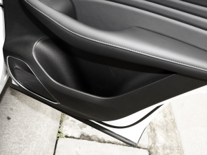 2021Supremeϵ 300TGI Ԅœ g