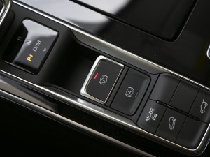 2021Supremeϵ 300TGI Ԅ(dng)œ v܇(ch)Ƅ(dng)