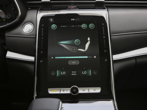 2021Supremeϵ 300TGI Ԅ(dng)œ п؅^(q)