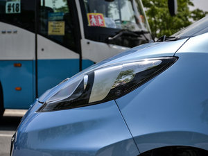 2013늄(dng)܇(ch) (x)(ji)^