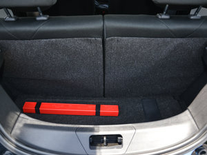 2013늄(dng)܇(ch) g