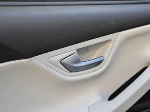 2013늄(dng)܇(ch) g