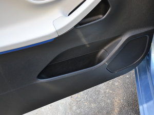 2013늄(dng)܇(ch) g