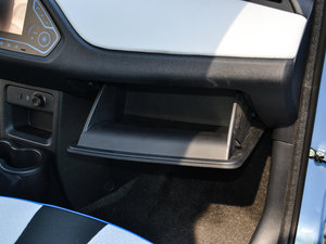 2013款电动车 空间座椅