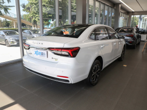 2021款EV 500天幕尊享版 右后45度