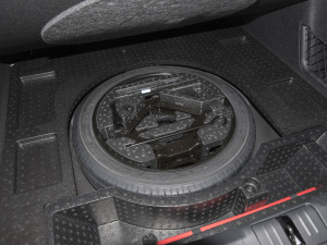 2022款EV 500天幕特别版 备胎
