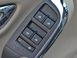 2012款2.0L 舒适版 主驾车窗控制区	