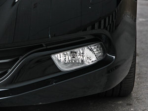 2012款2.4L G.LUX 豪华行政版 前雾灯