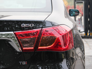 2012款2.4L G.LUX 豪华行政版 尾灯
