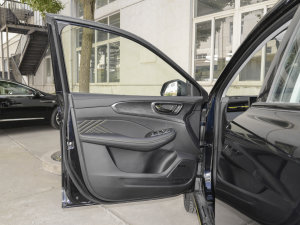 2023PLUS 330TGI ԄI(lng) {λ܇T