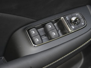 2023PLUS 330TGI ԄI п؅^