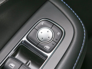 2023PLUS 330TGI ԄIǻݰ п؅^