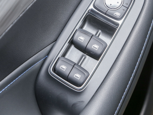 2023PLUS 330TGI ԄIǻݰ п؅^