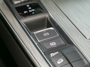 2023PLUS 330TGI ԄI(lng)ǻݰ v܇Ƅ